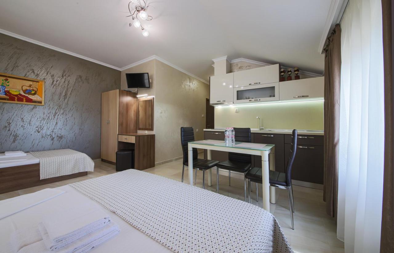 Guesthouse Phoenix Obzor Exteriér fotografie